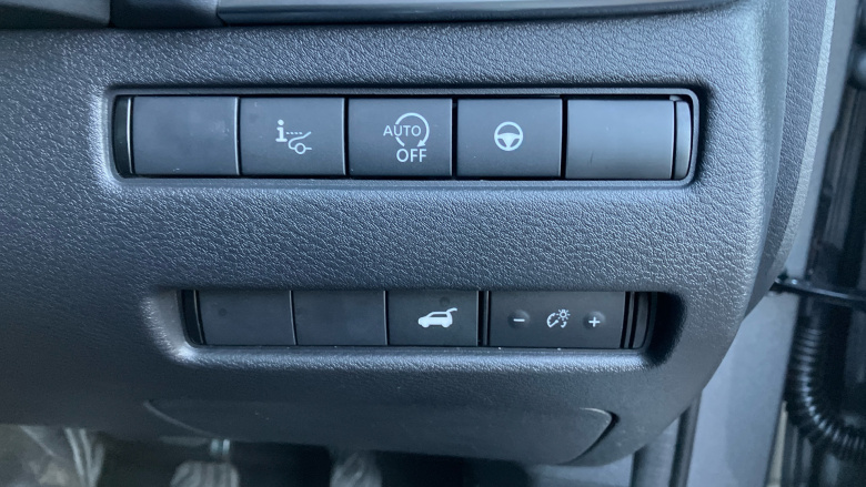 Nissan Qashqai 1.3 DiG-T MH Tekna 5dr Petrol Hatchback